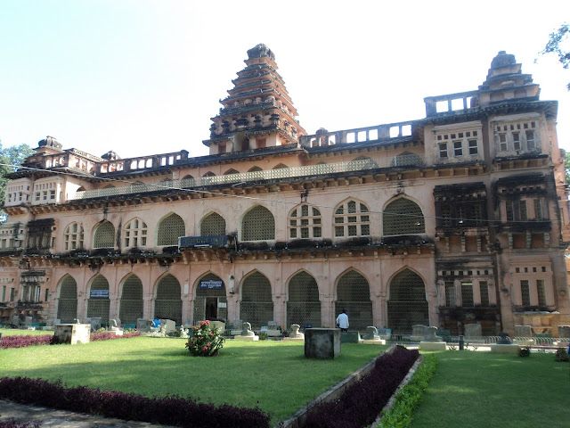 File:ChandraGiri Fort - Raja Palace.JPG