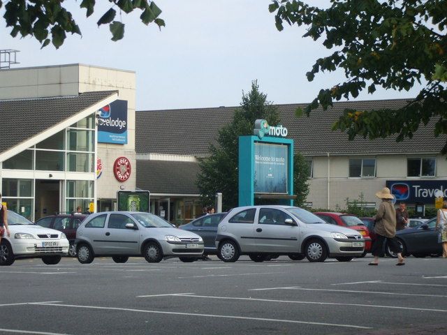 File:Moto Heston East services.jpg