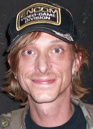 File:Mackenzie Crook.JPG