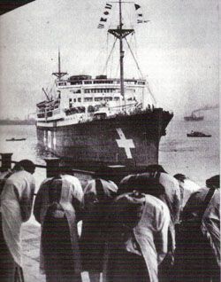 Kamakura Maru arriving at Yokohama with the ashes of the four submariners killed in the attack on Sydney Harbour