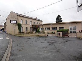 The town hall in Cutry